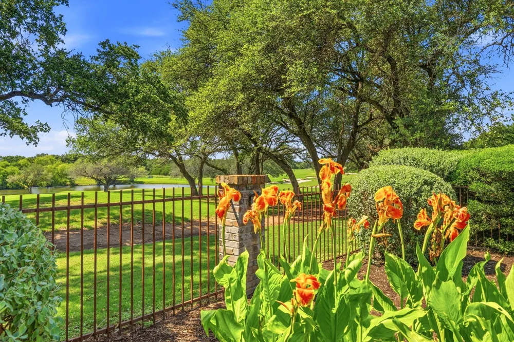 27030 Masters Pkwy Spicewood, TX 78669