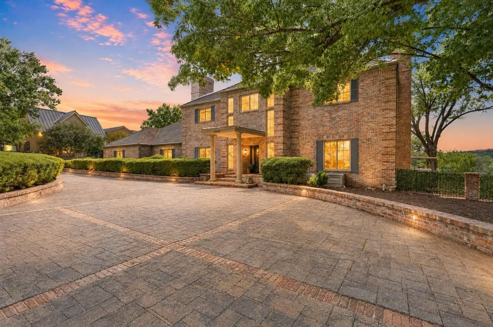 27030 Masters Pkwy Spicewood, TX 78669