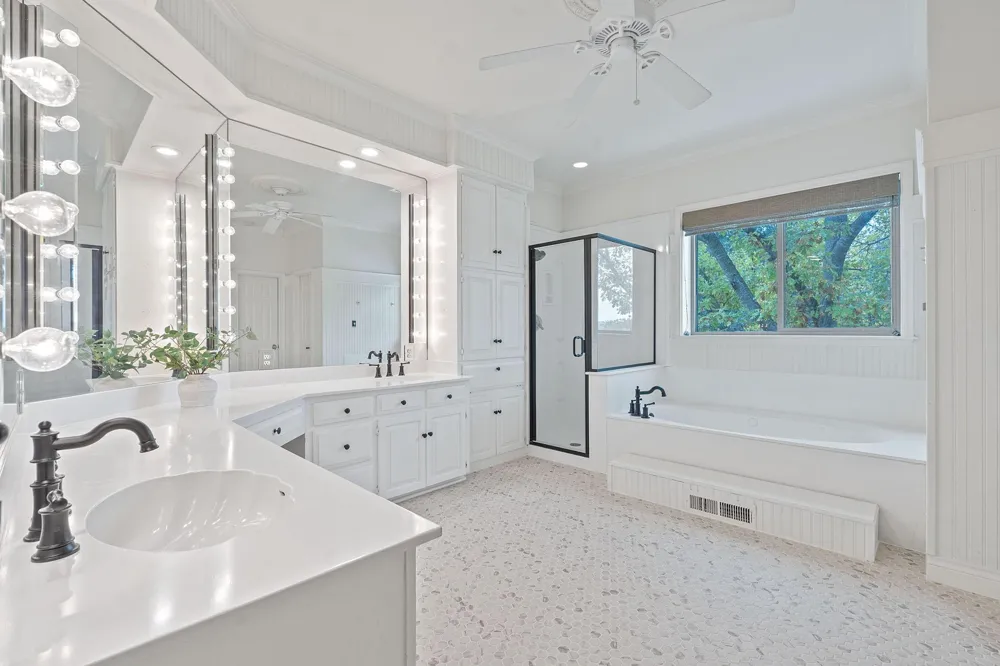 27030 Masters Pkwy Spicewood, TX 78669