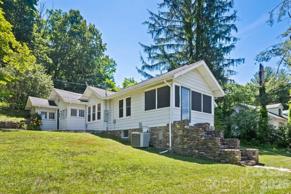 441 Main Street Clyde, NC 28721