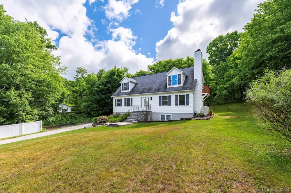 22 Elm Road Lake Peekskill, NY 10537