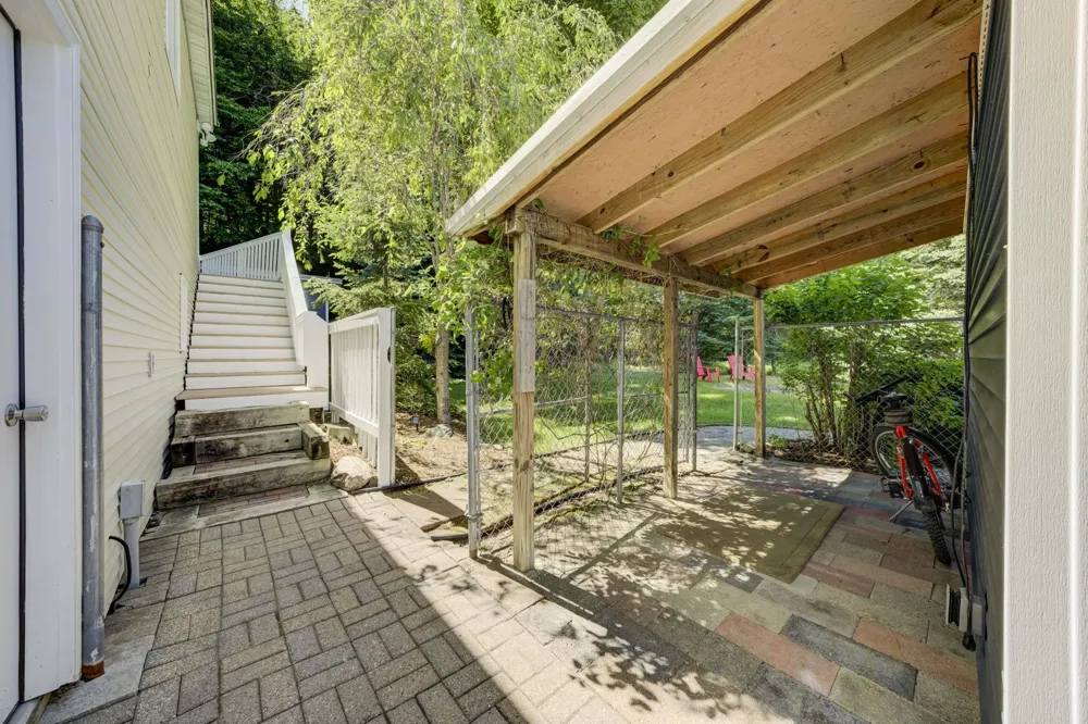 10860 S West Bayshore Drive Elmwood Charter Township, MI 49684