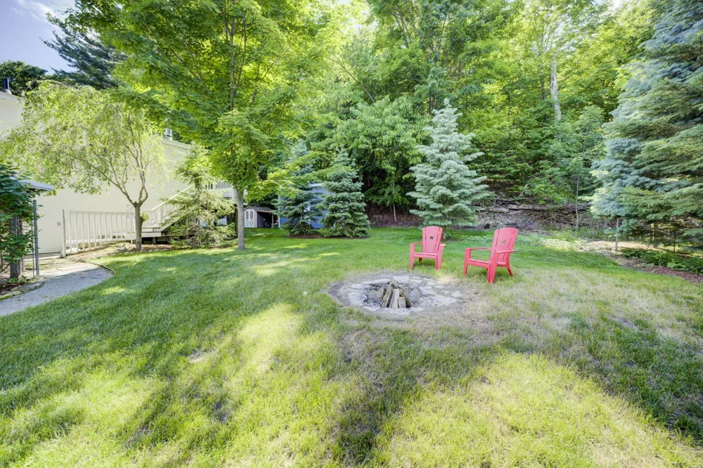 10860 S West Bayshore Drive Elmwood Charter Township, MI 49684