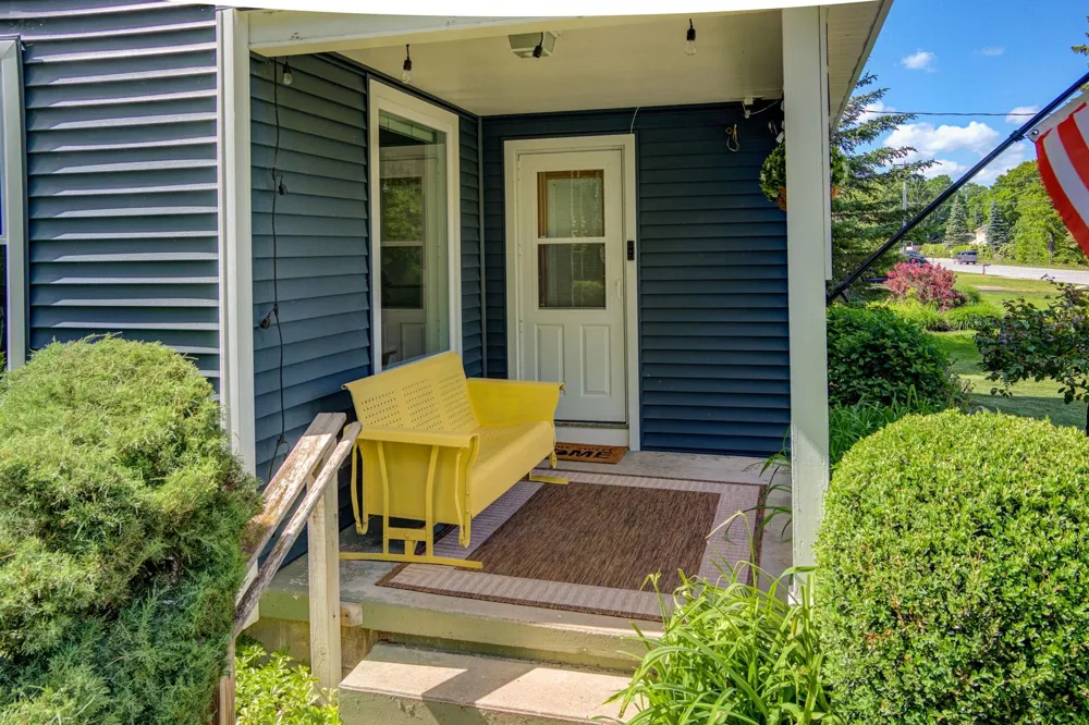 10860 S West Bayshore Drive Elmwood Charter Township, MI 49684