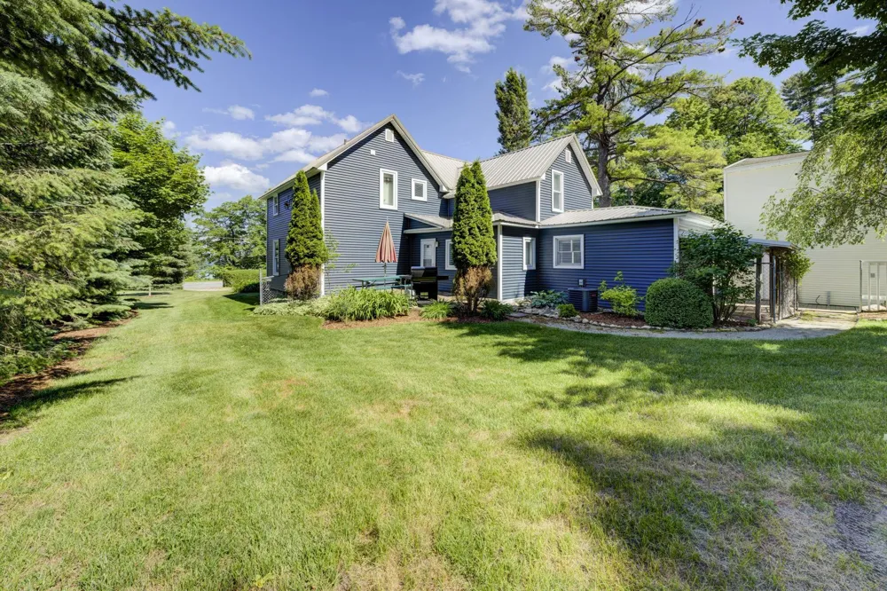 10860 S West Bayshore Drive Elmwood Charter Township, MI 49684
