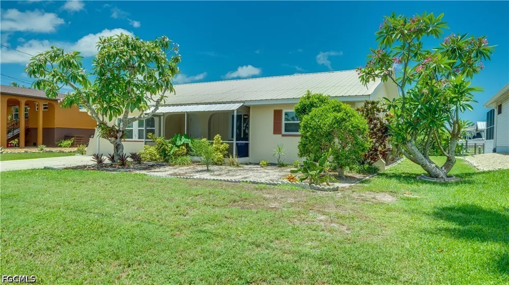 Sanderling Court St James City, FL 33956