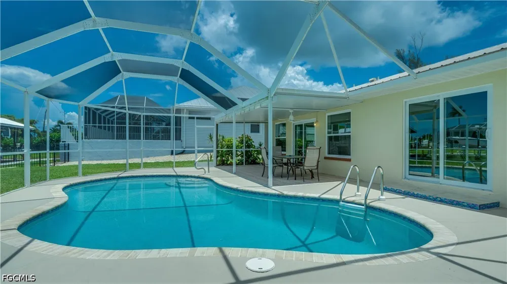Sanderling Court St James City, FL 33956