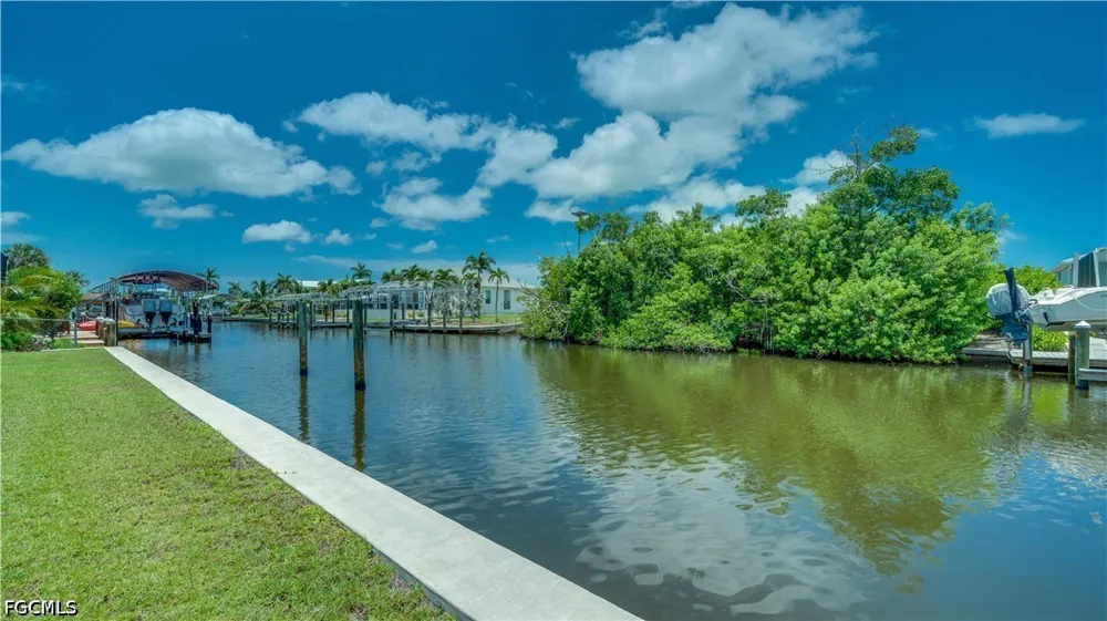 Sanderling Court St James City, FL 33956