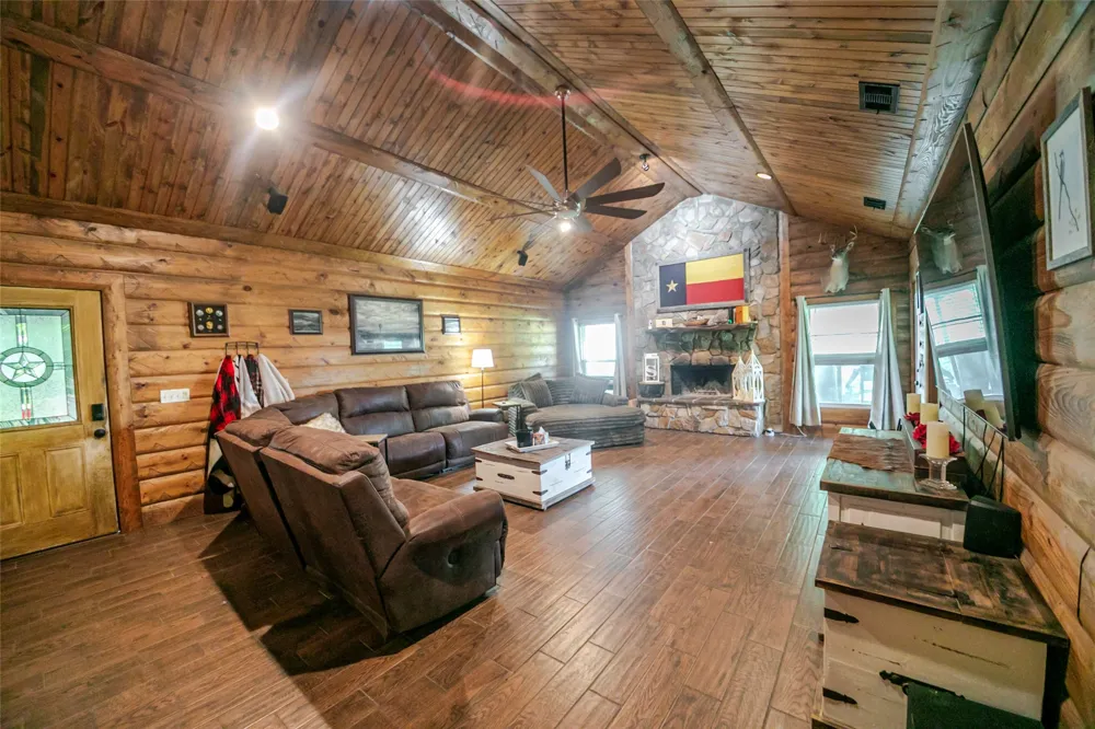 9112 County Road 626 Blue Ridge, TX 75424
