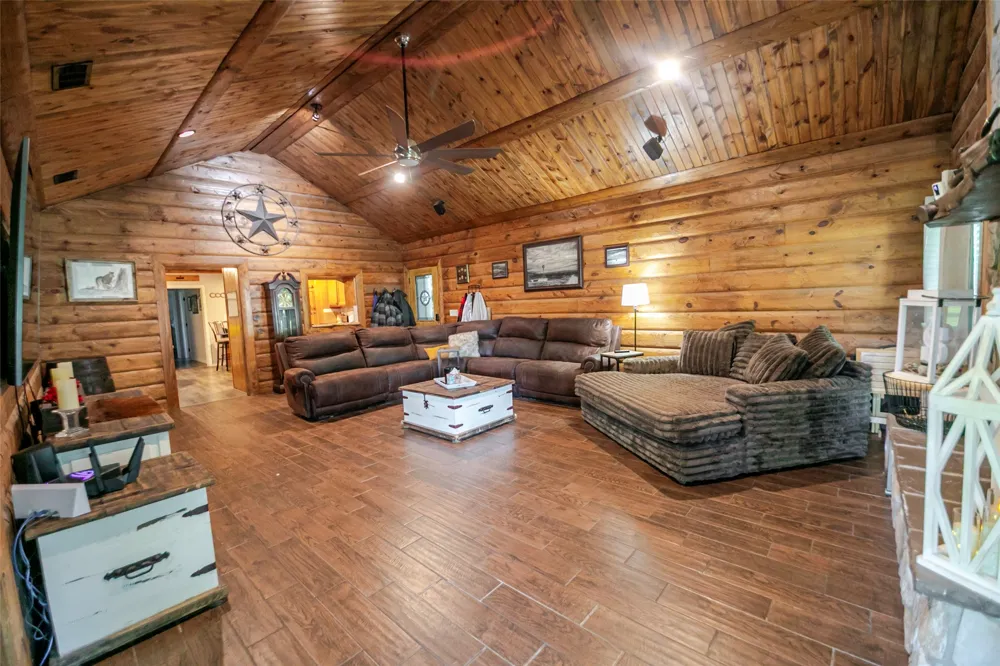 9112 County Road 626 Blue Ridge, TX 75424