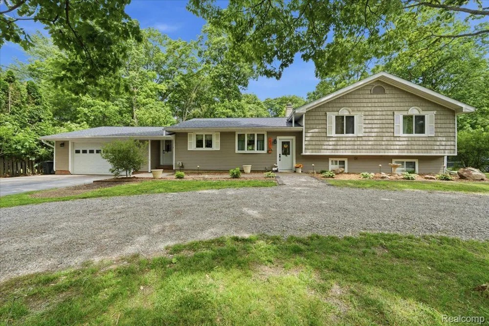 10210 Lavern Court Vienna Charter Township, MI 48420