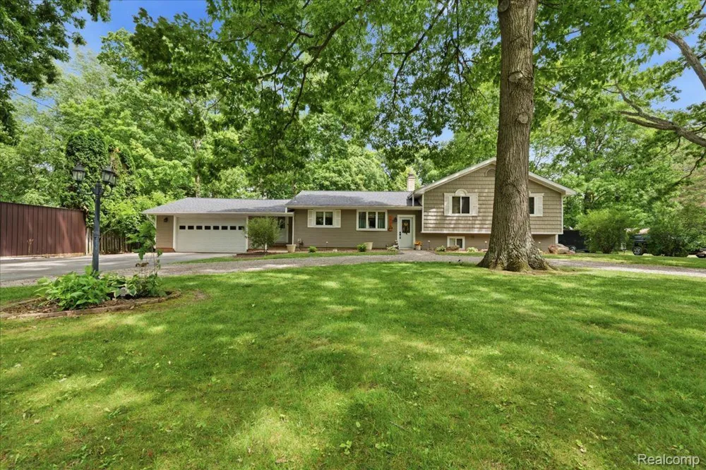 10210 Lavern Court Vienna Charter Township, MI 48420