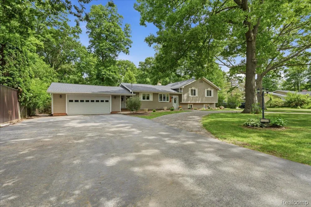 10210 Lavern Court Vienna Charter Township, MI 48420