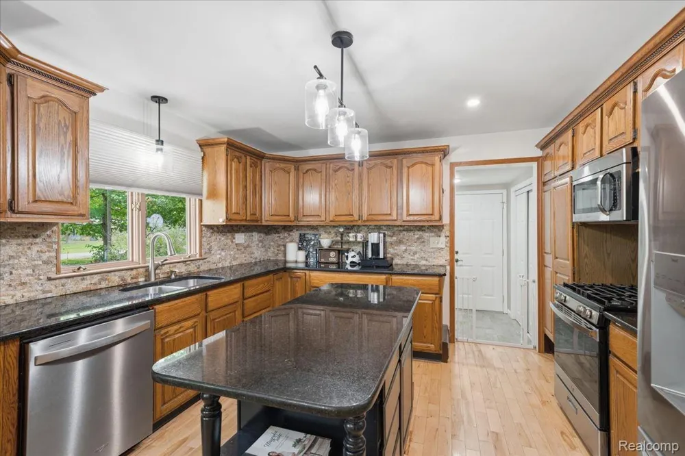 10210 Lavern Court Vienna Charter Township, MI 48420