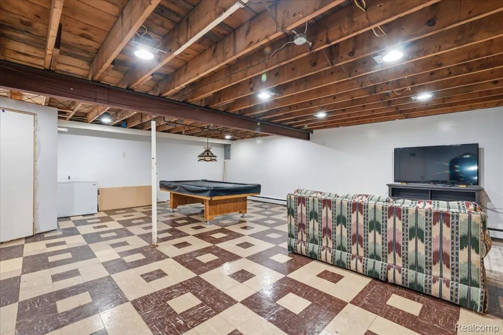 10210 Lavern Court Vienna Charter Township, MI 48420
