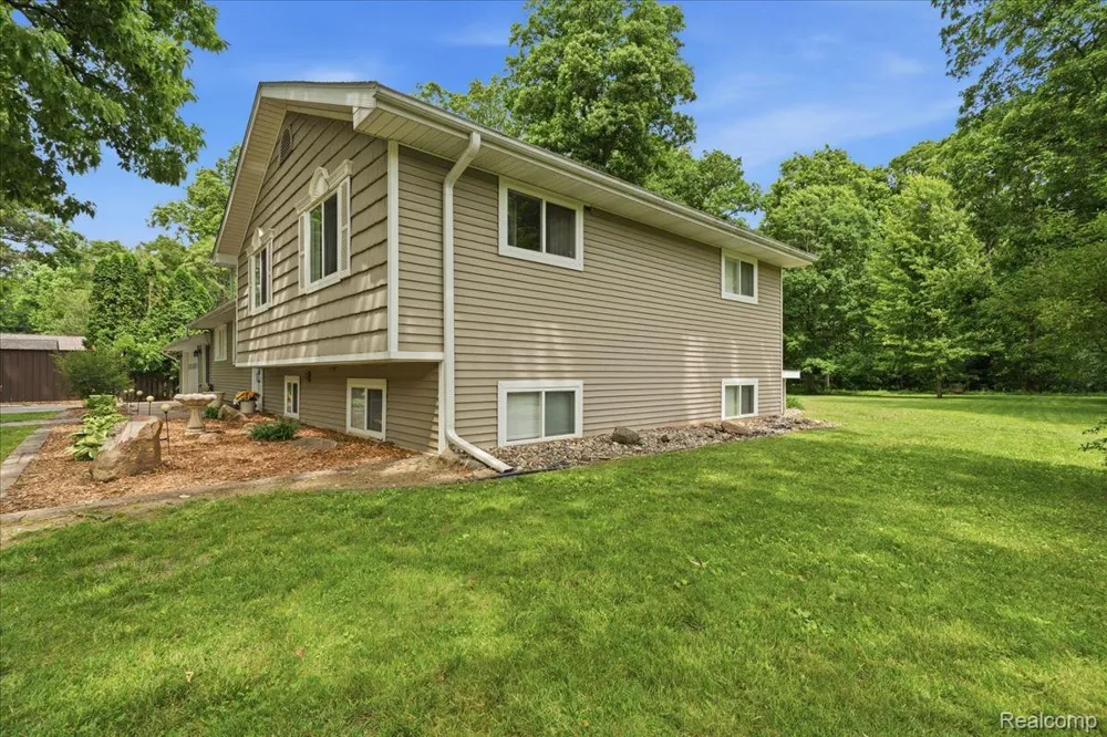 10210 Lavern Court Vienna Charter Township, MI 48420