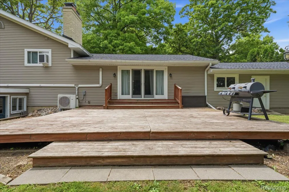 10210 Lavern Court Vienna Charter Township, MI 48420