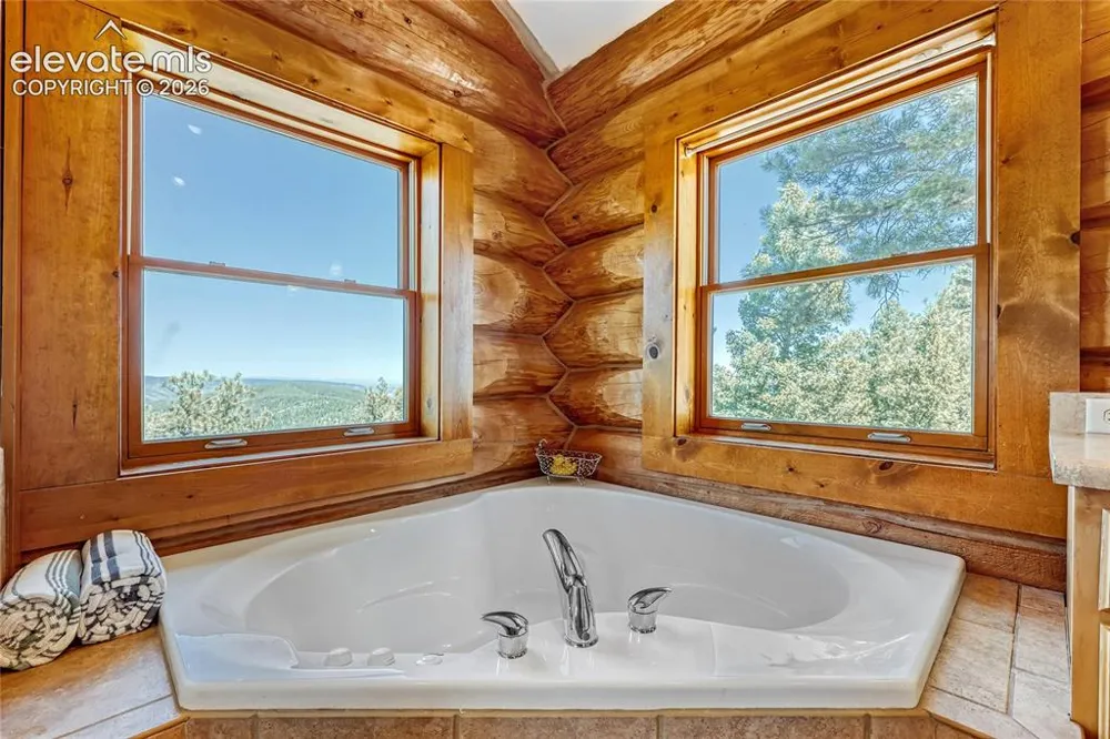 13035 Deer Ridge Way Larkspur, CO 80118