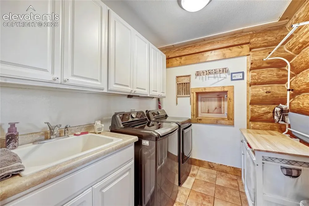 13035 Deer Ridge Way Larkspur, CO 80118