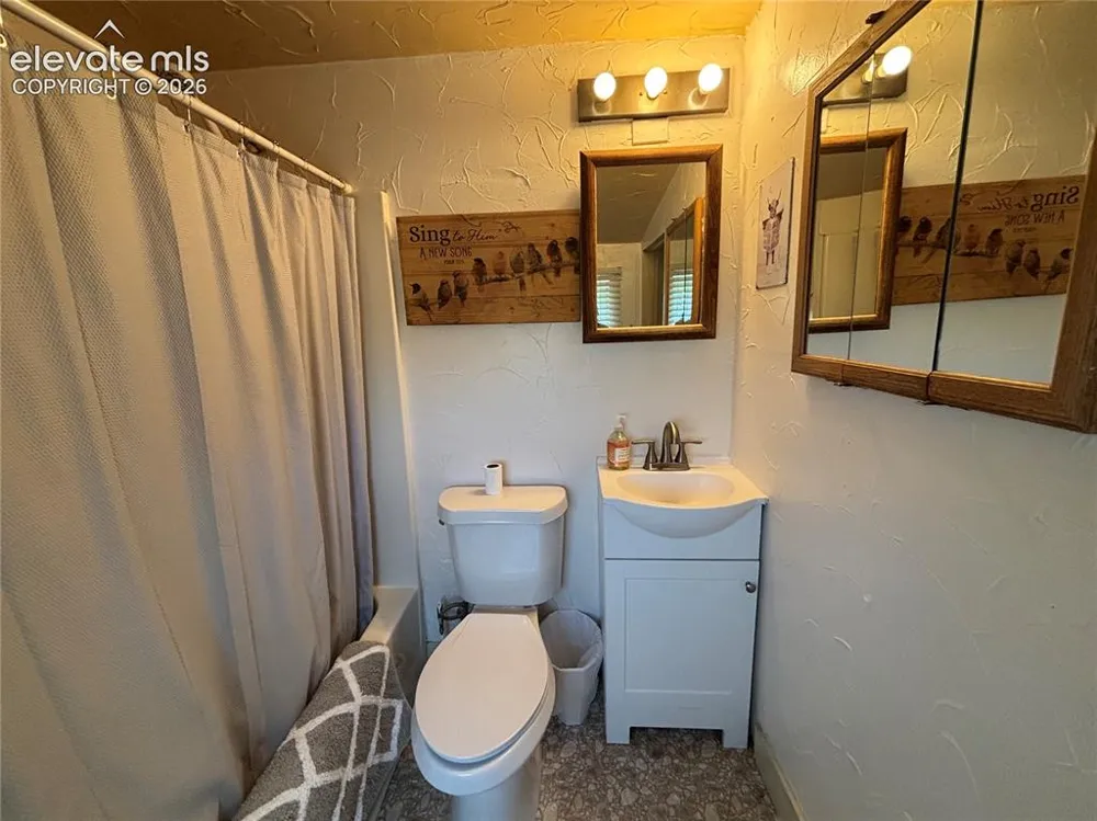 8 Pine Street Ramah, CO 80832