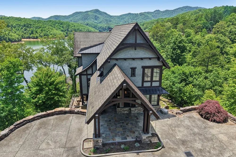 Lakewood Dr Bryson City, NC 28713