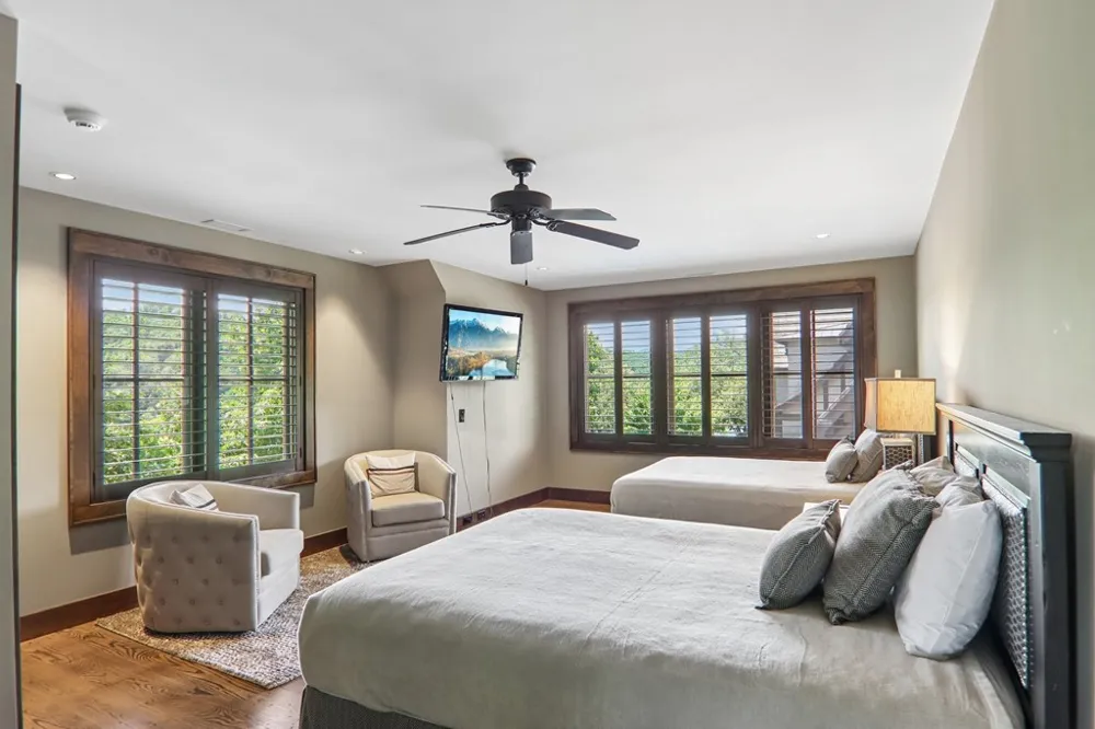 Lakewood Dr Bryson City, NC 28713