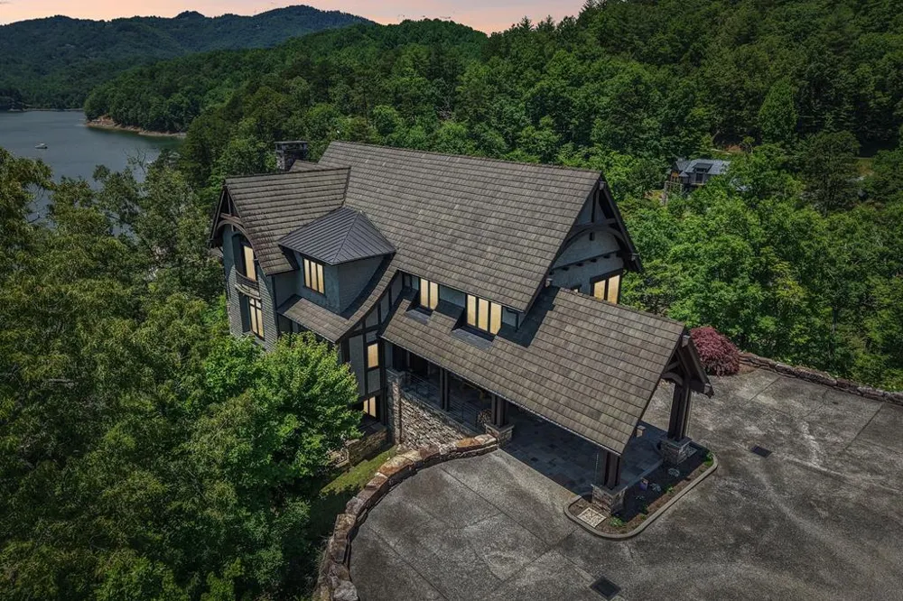 Lakewood Dr Bryson City, NC 28713