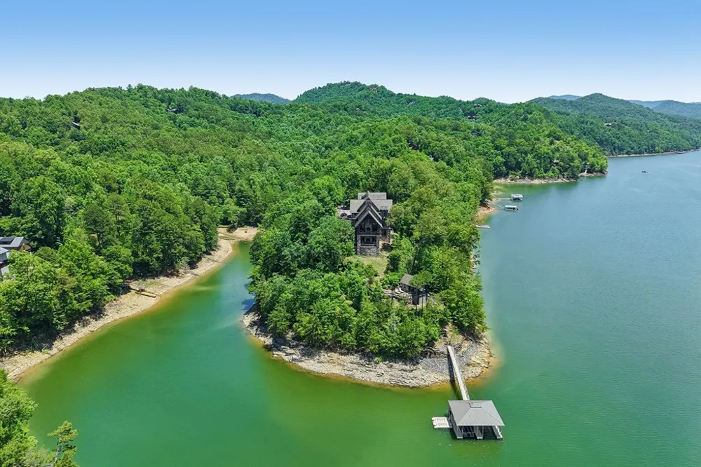 Lakewood Dr Bryson City, NC 28713