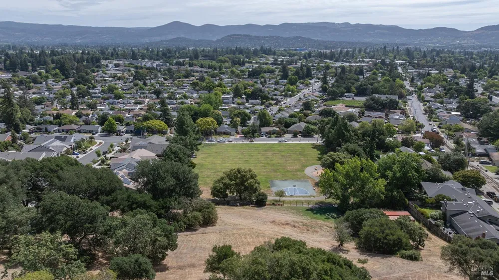 155 Riordan Lane Napa, CA 94558