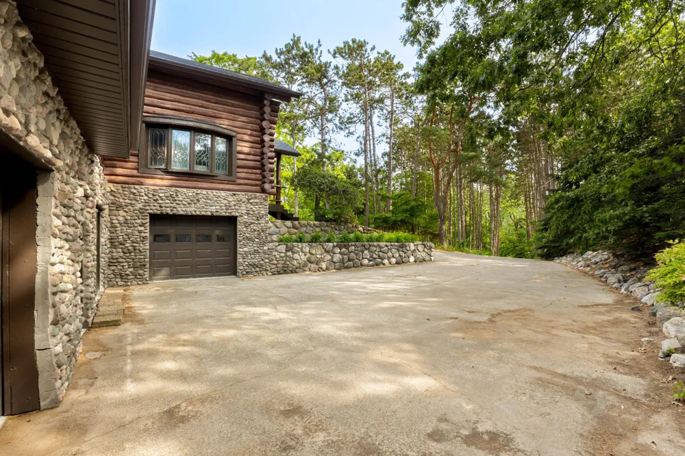 17097 Roosevelt Road Ferrysburg City, MI 49456