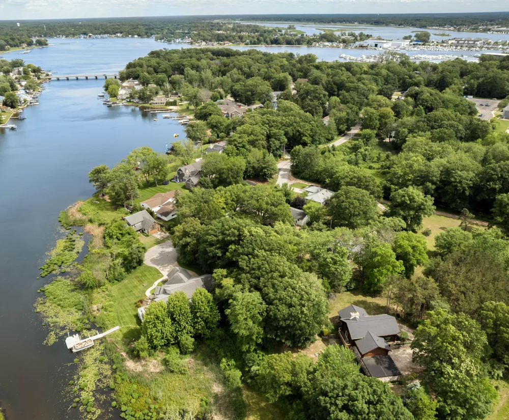 17097 Roosevelt Road Ferrysburg City, MI 49456