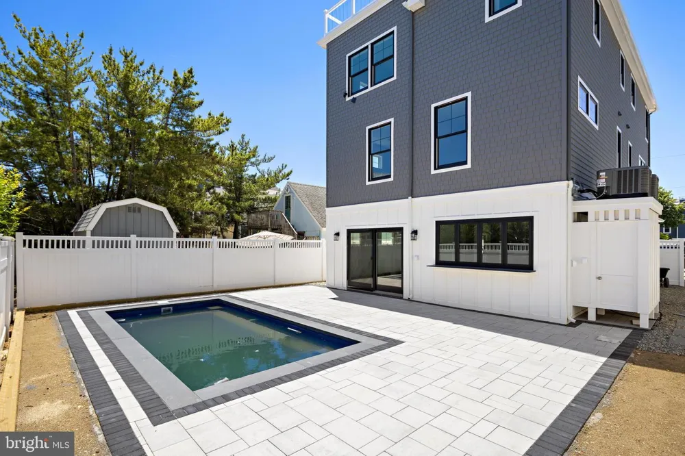 7 E 19TH STREET Long Beach Township, NJ 08008