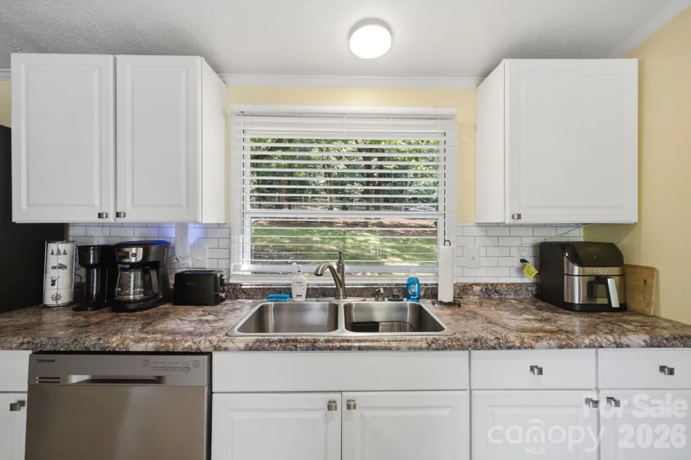 7511 Virginia Ridge Connelly Springs, NC 28612