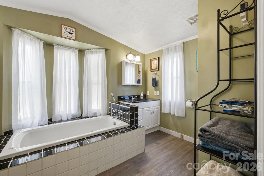7511 Virginia Ridge Connelly Springs, NC 28612