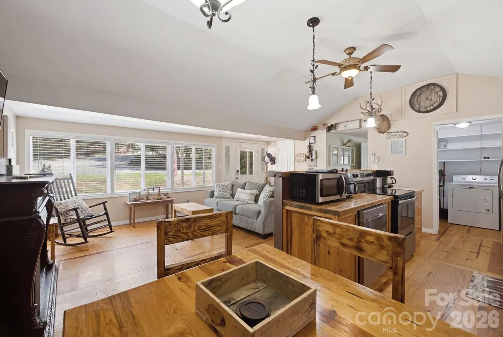 7511 Virginia Ridge Connelly Springs, NC 28612