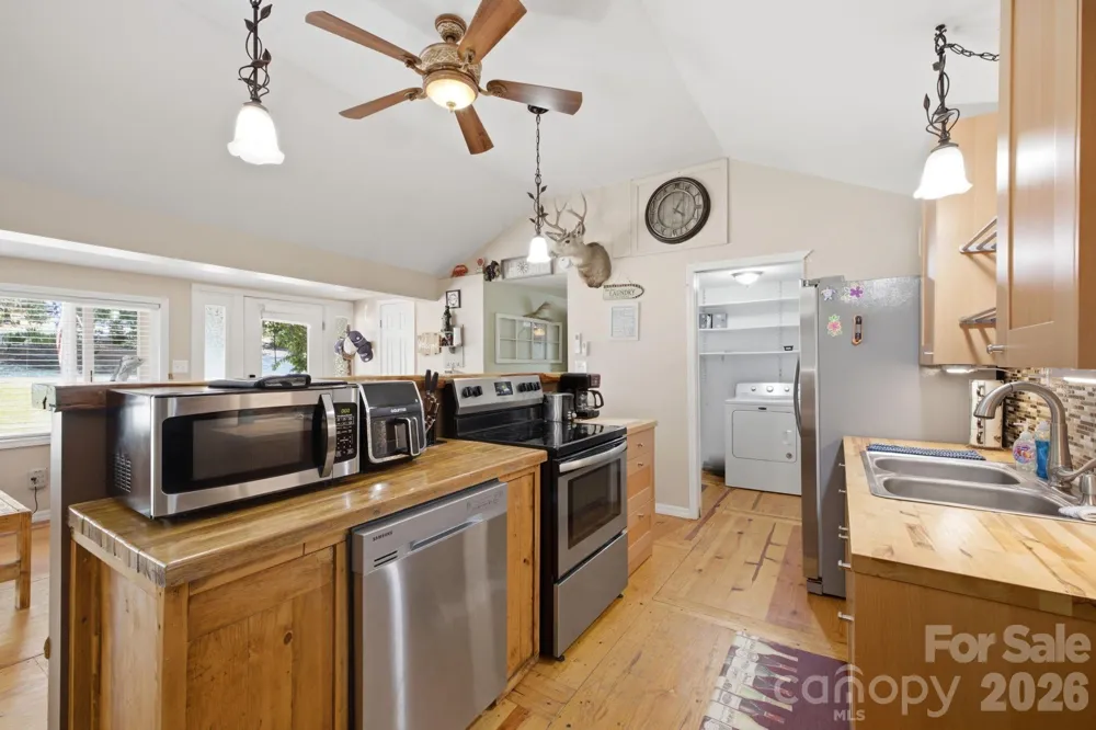 7511 Virginia Ridge Connelly Springs, NC 28612
