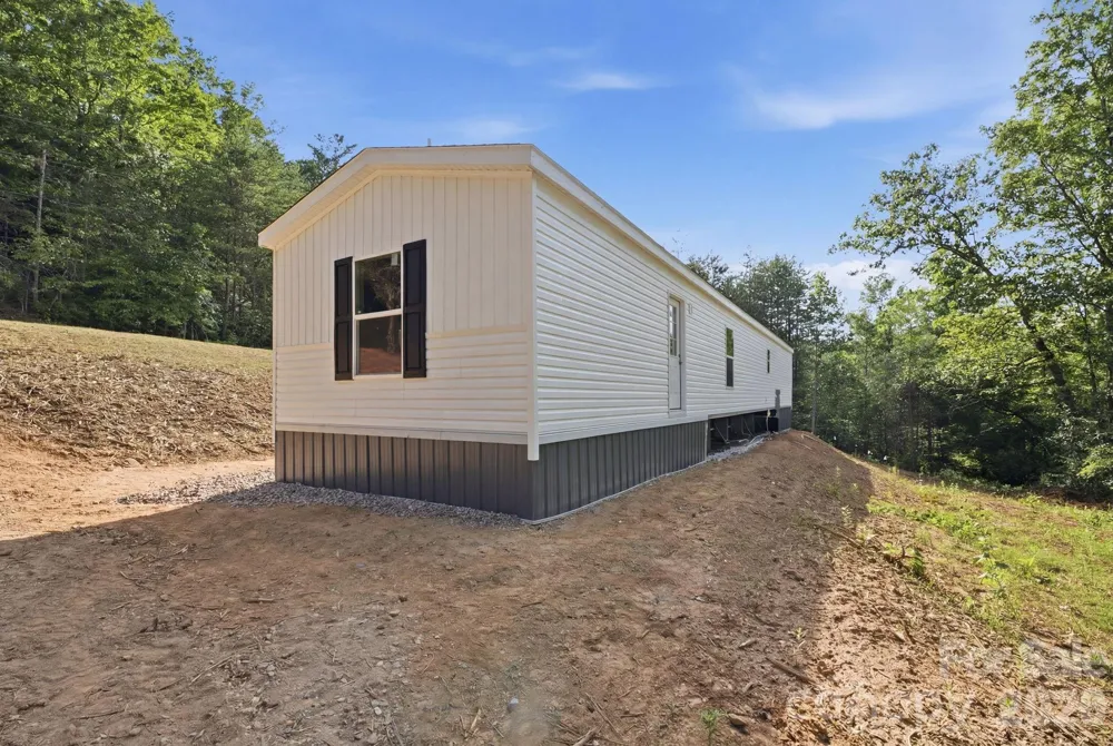 7499 Virginia Ridge Connelly Springs, NC 28612