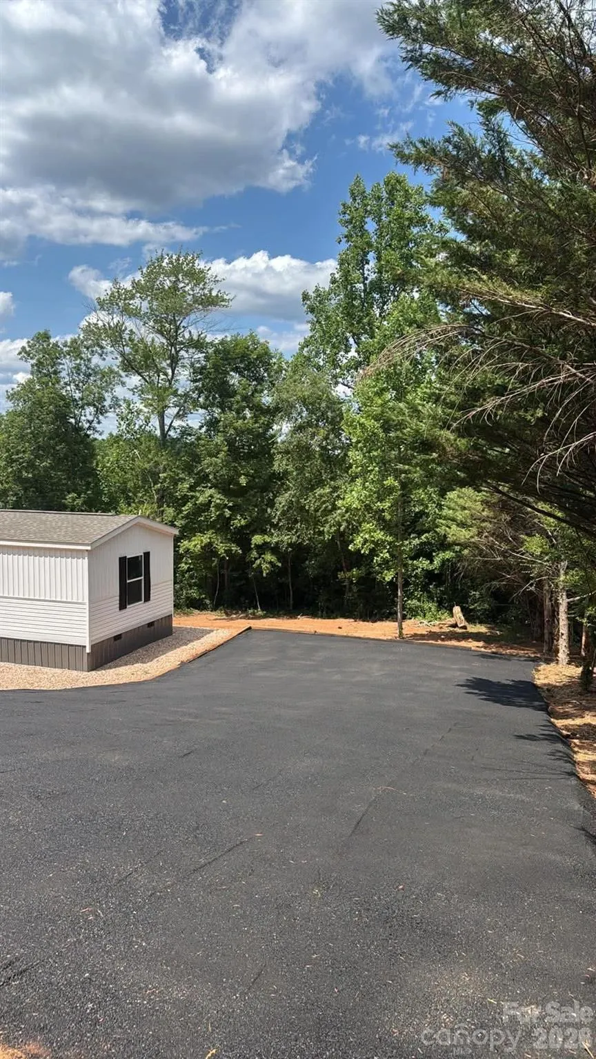 7499 Virginia Ridge Connelly Springs, NC 28612