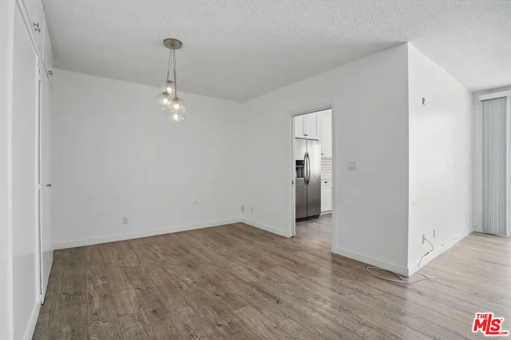 930 3rd Street #303 Santa Monica, CA 90403