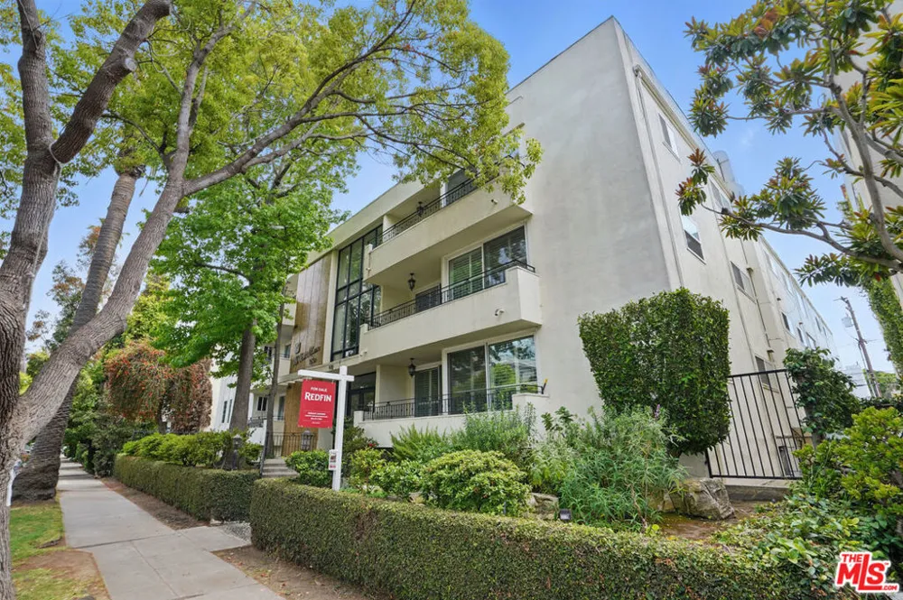 930 3rd Street #303 Santa Monica, CA 90403