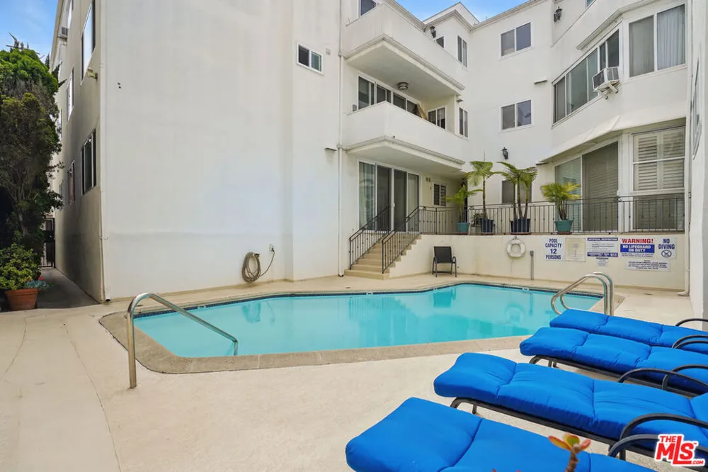 930 3rd Street #303 Santa Monica, CA 90403