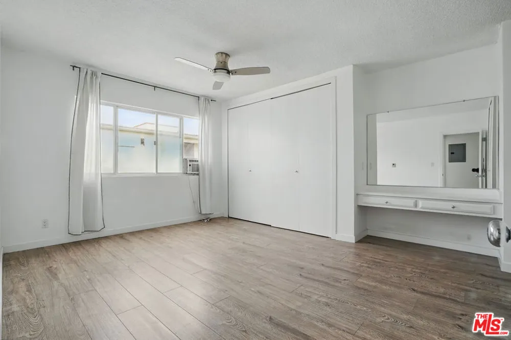 930 3rd Street #303 Santa Monica, CA 90403