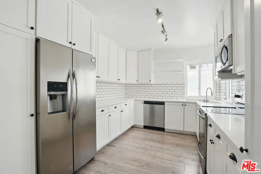 930 3rd Street #303 Santa Monica, CA 90403