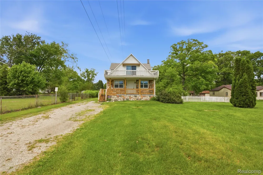 23060 Bernard Street #Upper Unit Taylor City, MI 48180