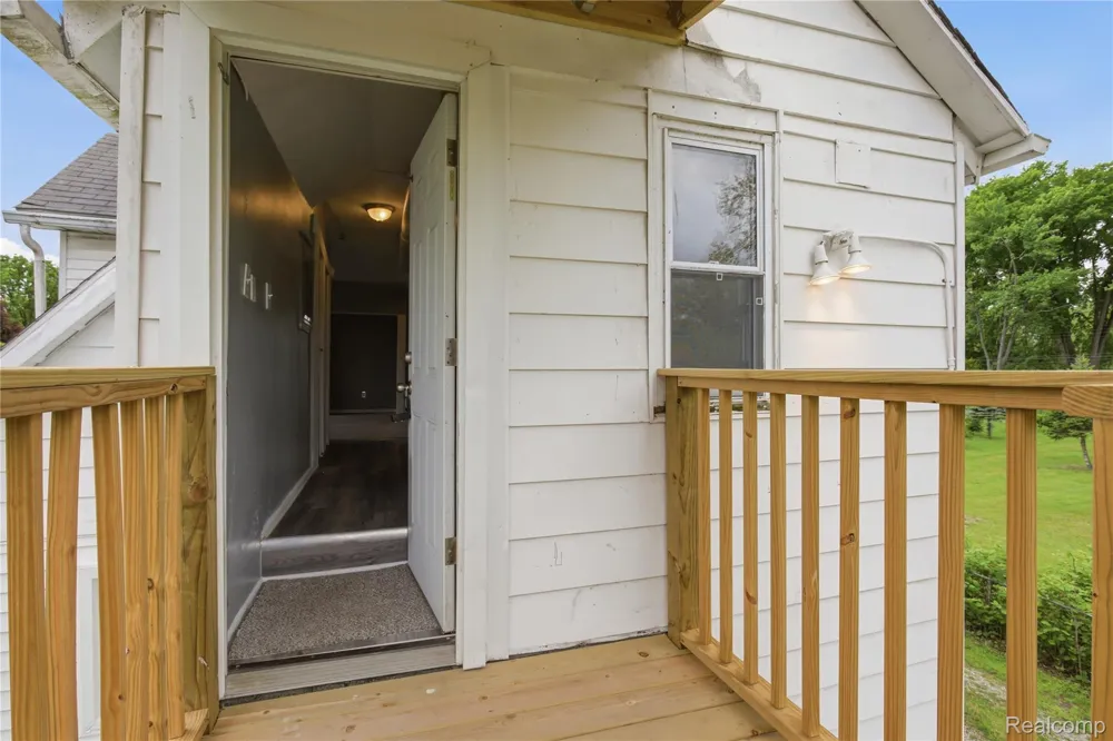 23060 Bernard Street #Upper Unit Taylor City, MI 48180