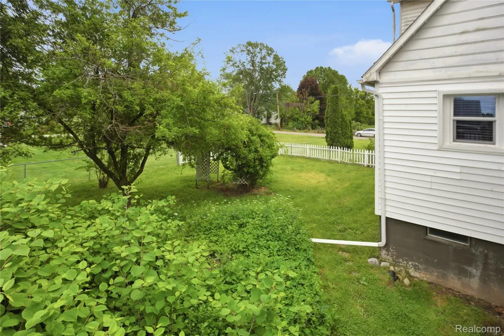 23060 Bernard Street #Upper Unit Taylor City, MI 48180