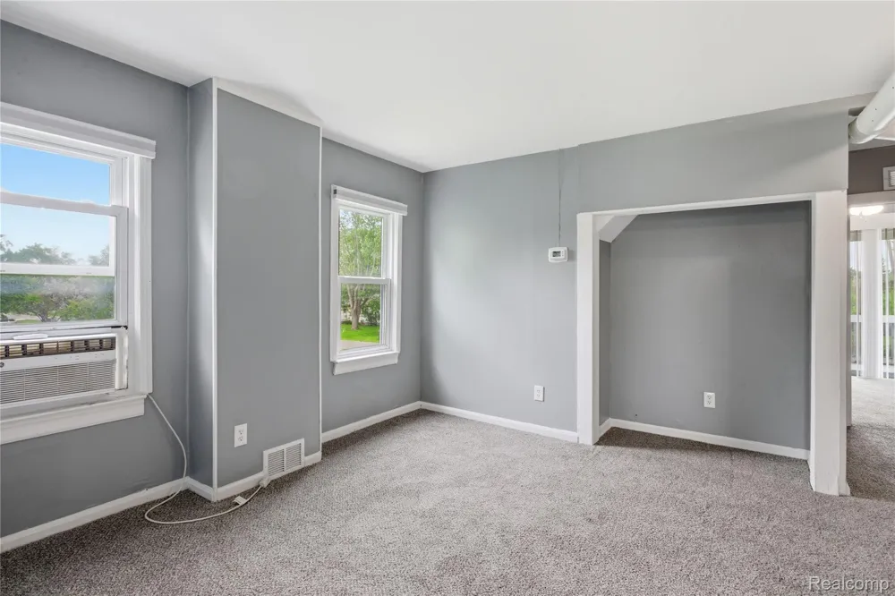 23060 Bernard Street #Upper Unit Taylor City, MI 48180