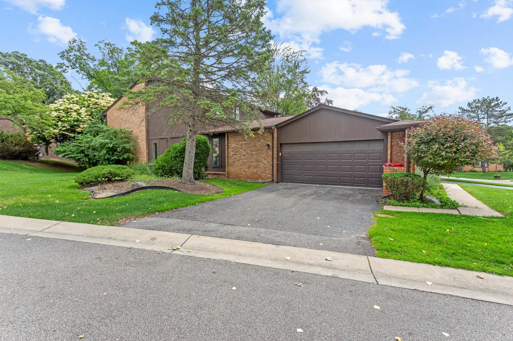 2260 Bordeaux Street West Bloomfield, MI 48323