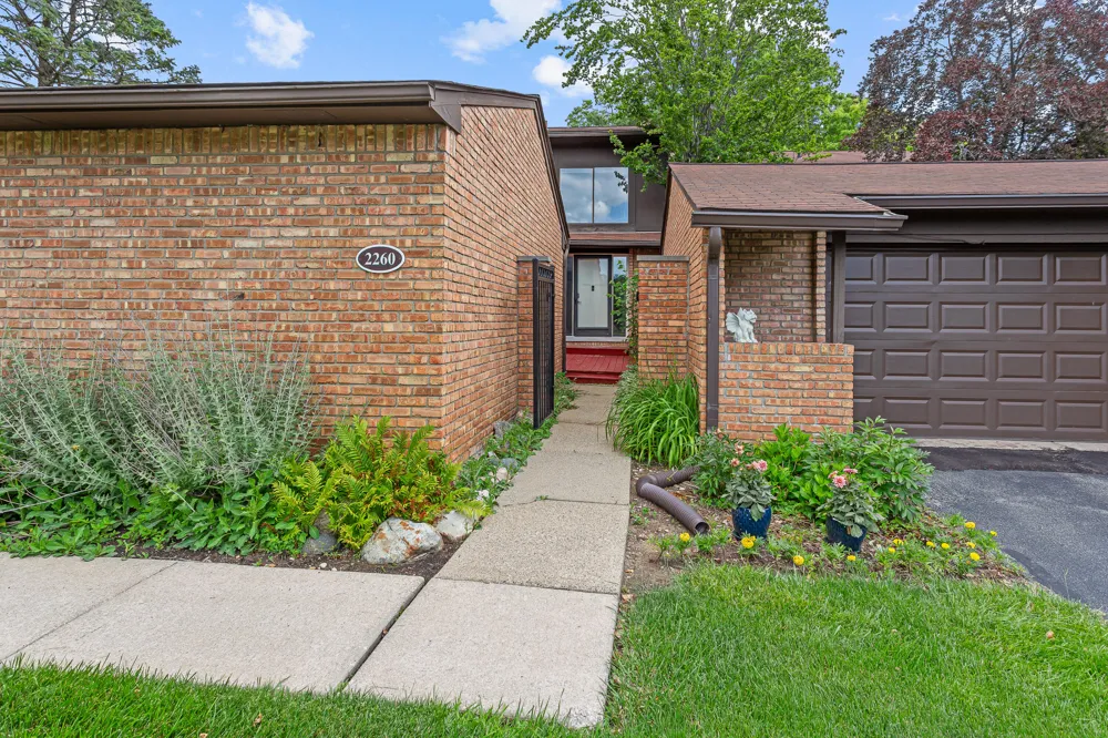2260 Bordeaux Street West Bloomfield, MI 48323