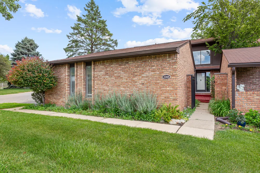 2260 Bordeaux Street West Bloomfield, MI 48323